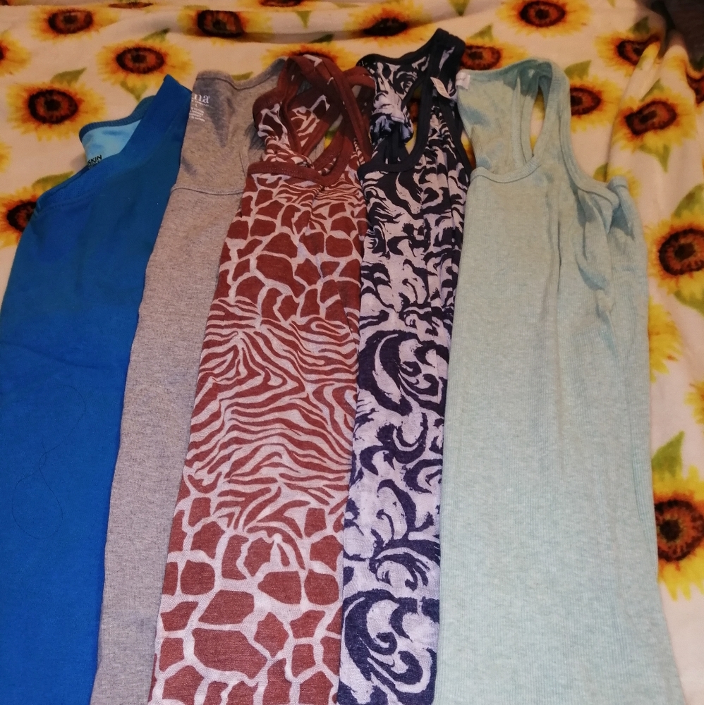 Tank top lot
